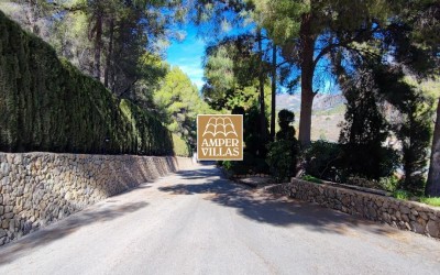 Фантастический особняк с панорамным видом на долину между Альтеей и Каллосой.